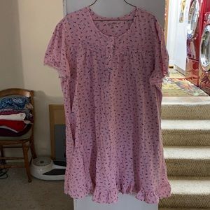 Dreams Co. 3X 30/32 pink nightgown with flowers